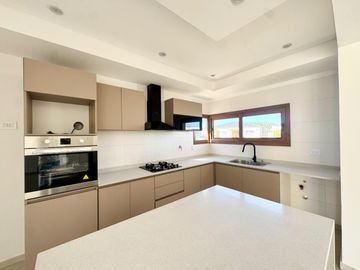 Casa en venta Barrio San Felipe Canning