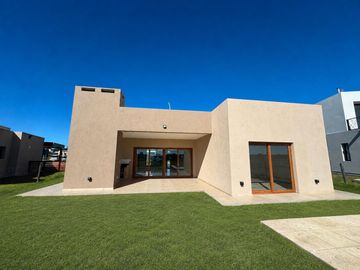 Casa en venta Barrio San Felipe Canning