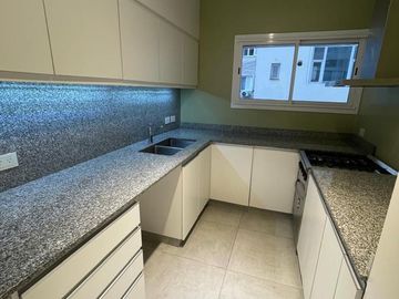 Departamento en Aquiler Torre Bruentta 2 dorm + dep con cochera