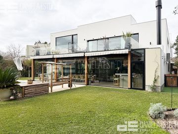 Casa en Ayres de Pilar reciclada a nuevo