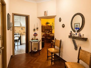 Departamento en venta 3 ambientes+ dependencia Flores