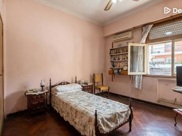 Departamento en venta 3 ambientes+ dependencia Flores