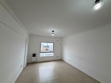 DEPARTAMENTO MONOAMBIENTE - APTO PROFESIONAL - SAN MIGUEL CENTRO
