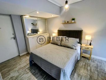 En venta ambiente a la calle con balcon, Terminal Vieja