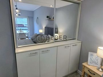 En venta ambiente a la calle con balcon, Terminal Vieja