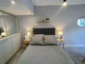 En venta ambiente a la calle con balcon, Terminal Vieja