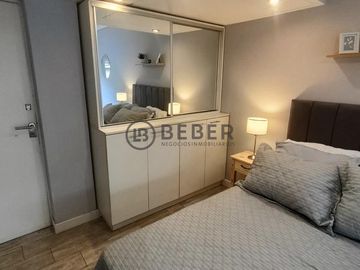 En venta ambiente a la calle con balcon, Terminal Vieja