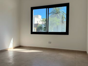 Casa en venta en Canton-Islas-5 ambientes-Espejo de agua.