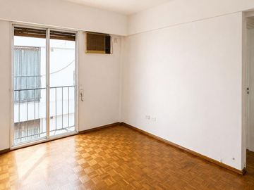 Dos ambientes en Colegiales - Zabala y Cabildo