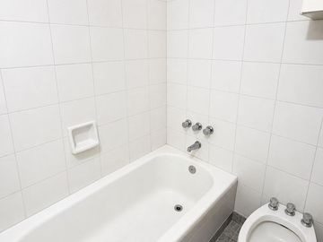Dos ambientes en Colegiales - Zabala y Cabildo