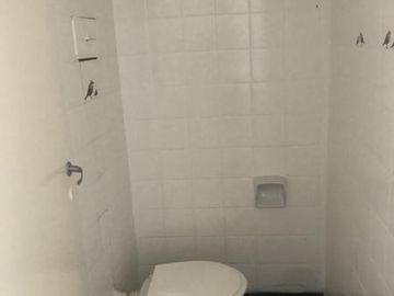 Lencke Alquila - Muy buen Local en Chacabuco entre 9 de Julio y Belgrano, centro de San Isidro