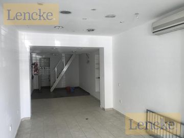 Lencke Alquila - Muy buen Local en Chacabuco entre 9 de Julio y Belgrano, centro de San Isidro