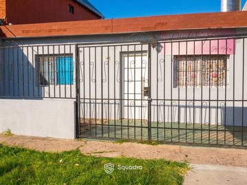 VENTA | PERMUTA - Propiedad con dos construcciones independientes  - Fisherton.