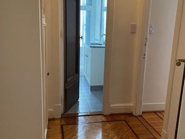 EDIFICIO FRANCES EN PLAZA VICENTE LOPEZ / ALQUILER/ RECICLADO