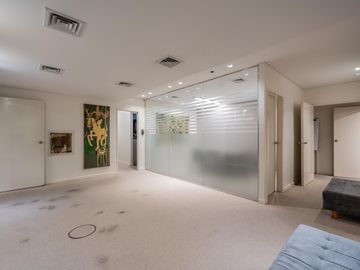 Venta - Alquiler de Oficina Piso Corporativo Terraza Propia y 4 Cocheras
