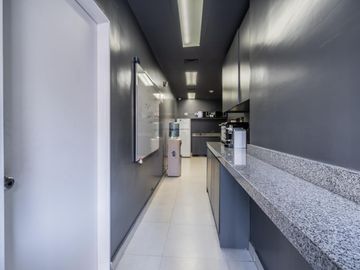Venta - Alquiler de Oficina Piso Corporativo Terraza Propia y 4 Cocheras