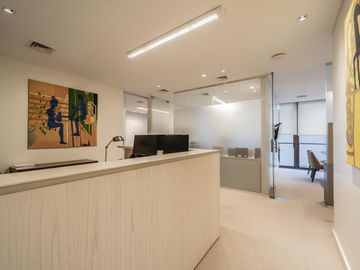 Venta - Alquiler de Oficina Piso Corporativo Terraza Propia y 4 Cocheras