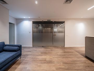 Venta - Alquiler de Oficina Piso Corporativo Terraza Propia y 4 Cocheras