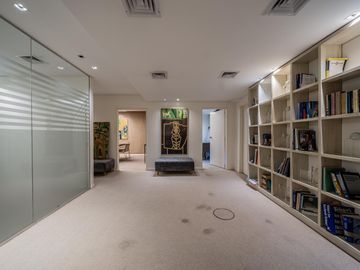 Venta - Alquiler de Oficina Piso Corporativo Terraza Propia y 4 Cocheras
