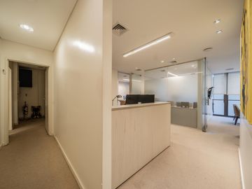 Venta - Alquiler de Oficina Piso Corporativo Terraza Propia y 4 Cocheras