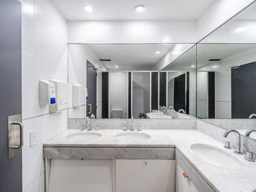 Venta - Alquiler de Oficina Piso Corporativo Terraza Propia y 4 Cocheras