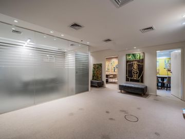 Venta - Alquiler de Oficina Piso Corporativo Terraza Propia y 4 Cocheras