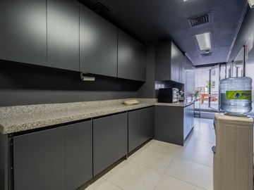 Venta - Alquiler de Oficina Piso Corporativo Terraza Propia y 4 Cocheras