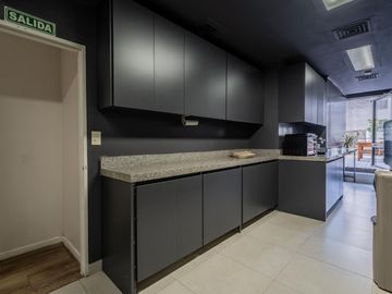 Venta - Alquiler de Oficina Piso Corporativo Terraza Propia y 4 Cocheras