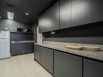 Venta - Alquiler de Oficina Piso Corporativo Terraza Propia y 4 Cocheras