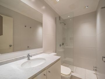 Venta - Alquiler de Oficina Piso Corporativo Terraza Propia y 4 Cocheras