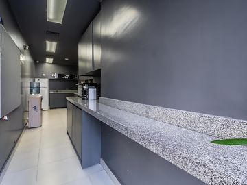 Venta - Alquiler de Oficina Piso Corporativo Terraza Propia y 4 Cocheras