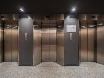Venta - Alquiler de Oficina Piso Corporativo Terraza Propia y 4 Cocheras