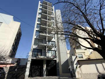 Cochera Doble y Privada al Frente en Villa Del Parque