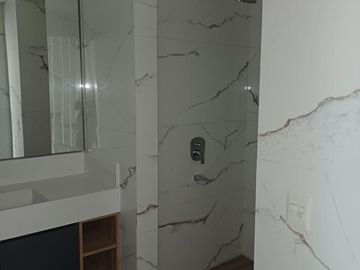 Departamento en Vicente López 4 ambientes con Cochera y Terraza propia