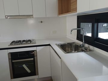 Departamento en Vicente López 4 ambientes con Cochera y Terraza propia