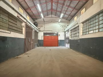 Depósito de 150 m2 cubiertos en Florida