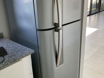 Departamento tres ambientes/ cochera