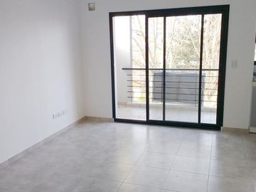 Muy buen Departamento de 2 ambientes. Banfield E.