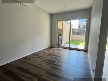 Departamento de 2 Ambientes en Vicente Lopez con Jardin y Cochera en complejo con amenities