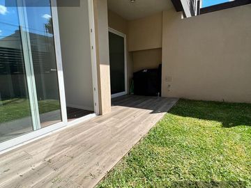 Departamento de 2 Ambientes en Vicente Lopez con Jardin y Cochera en complejo con amenities