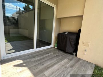 Departamento de 2 Ambientes en Vicente Lopez con Jardin y Cochera en complejo con amenities