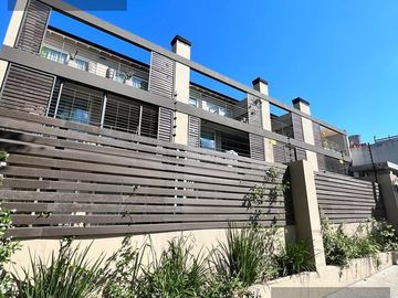 Departamento de 2 Ambientes en Vicente Lopez con Jardin y Cochera en complejo con amenities