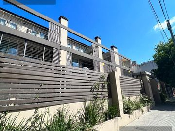 Departamento de 2 Ambientes en Vicente Lopez con Jardin y Cochera en complejo con amenities
