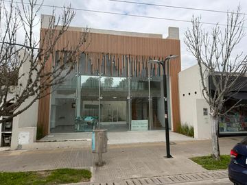 Local en alquiler sobre calle Cantilo en City bell
