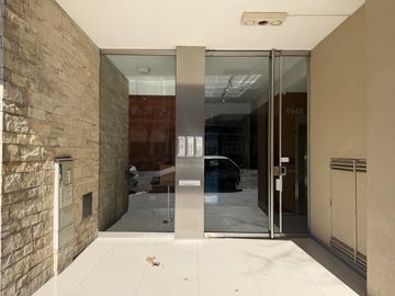 VENTA DEPTO. 3 AMBIENTES LUMINOSO CON SUM Y PISCINA - FLORES