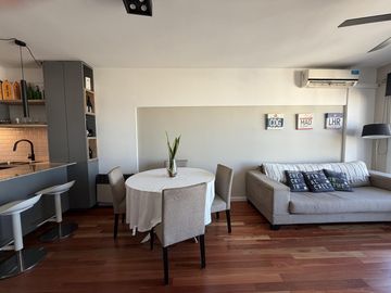 VENTA DEPTO. 3 AMBIENTES LUMINOSO CON SUM Y PISCINA - FLORES
