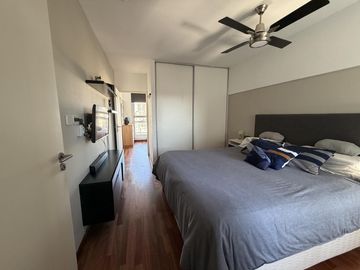 VENTA DEPTO. 3 AMBIENTES LUMINOSO CON SUM Y PISCINA - FLORES