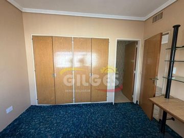 Alquiler de Oficina 5 Ambientes en Ramos Mejia  Muy buen Estado Ideal Uso Comercial o Vivienda