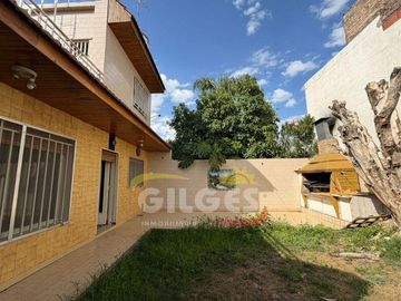 Alquiler de Oficina 5 Ambientes en Ramos Mejia  Muy buen Estado Ideal Uso Comercial o Vivienda