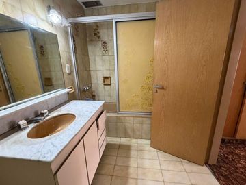 Alquiler de Oficina 5 Ambientes en Ramos Mejia  Muy buen Estado Ideal Uso Comercial o Vivienda